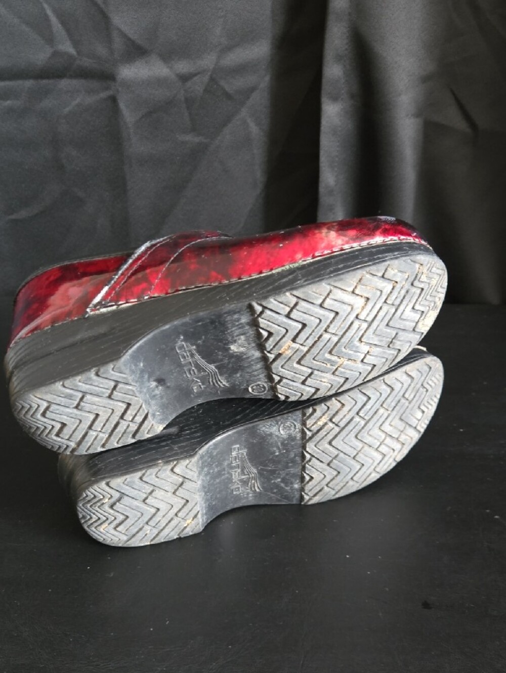 Dansko Women’s Red Patent Leather Clogs with Black Sole - Picture 7 of 9